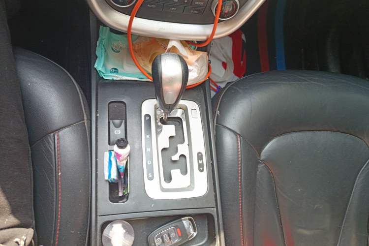 Used Bestune X80 2013 2.0L automatic luxury version
