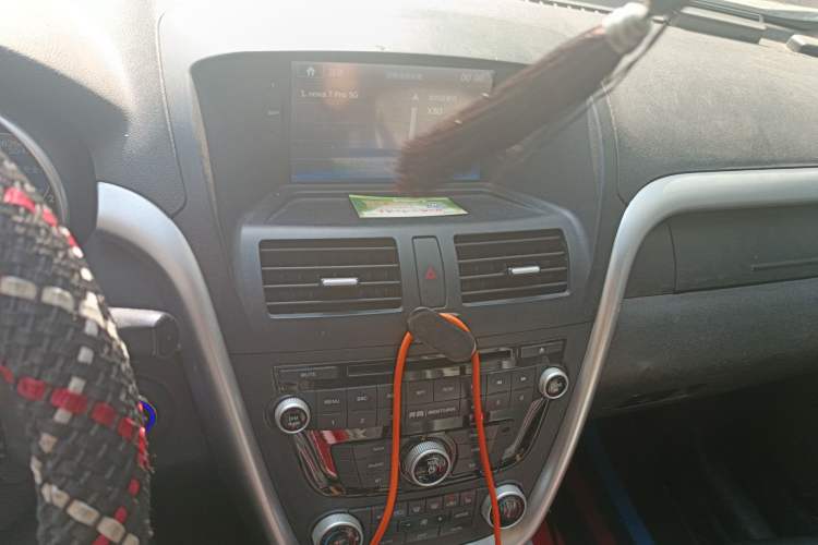 Used Bestune X80 2013 2.0L automatic luxury version
