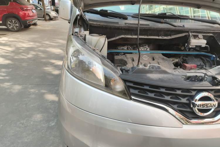 Used Nissan NV200 2010 1.6L Luxury Model Right Front Headlight