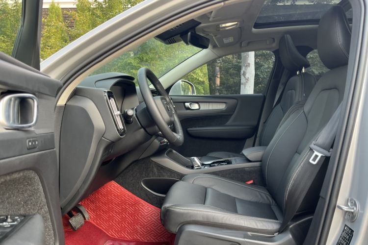 Used Volvo XC40 2023 B4 4x4 Smart Luxury Edition
