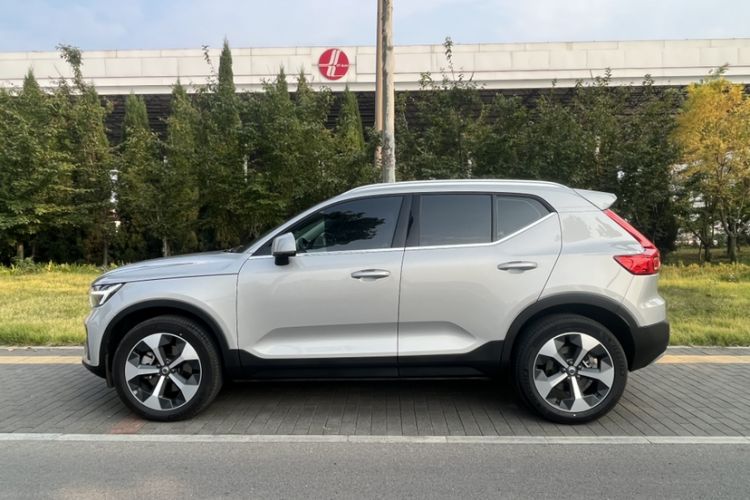 Used Volvo XC40 2023 B4 4x4 Smart Luxury Edition
