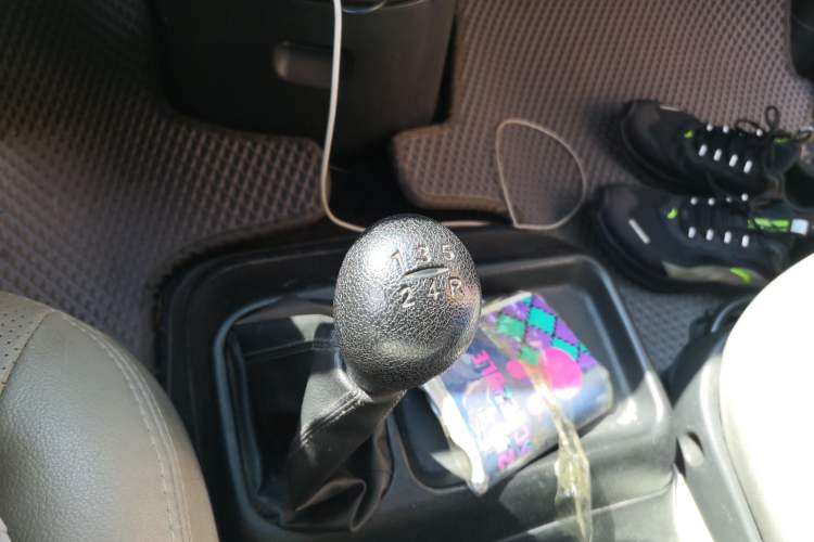 Used JAC Refine 2011 2.0L Shuttle Gasoline Standard Edition HFC4GA3 Gear Lever