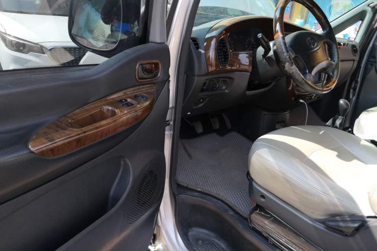 Used JAC Refine 2011 2.0L Shuttle Gasoline Standard Edition HFC4GA3 Driver Seat