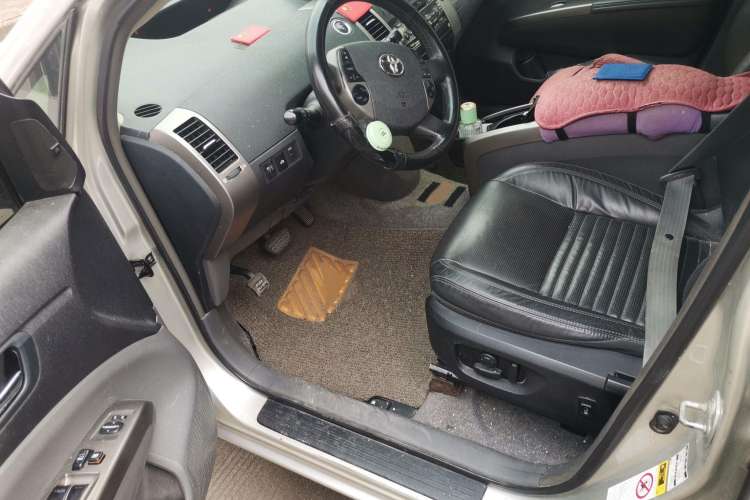 Used Toyota Prius 2006 1.5L Leather-Trimmed Navigation Version