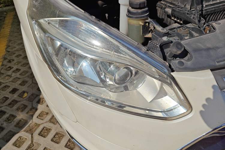 Used Ford Tourneo Custom 2017 2.0T Automatic Elite Version
