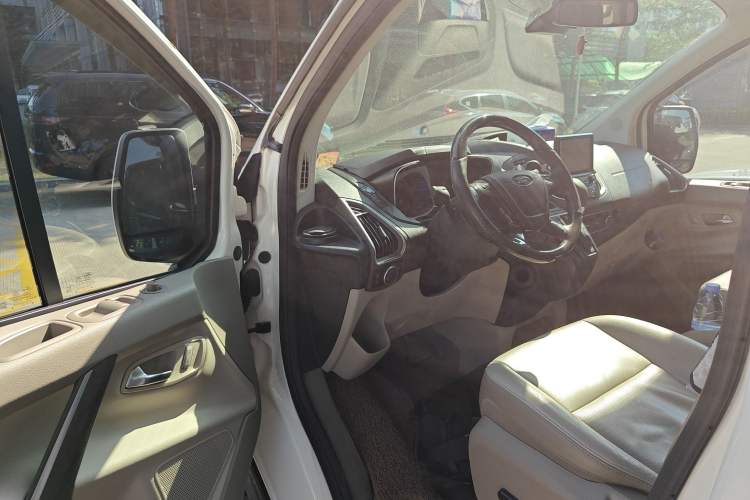 Used Ford Tourneo Custom 2017 2.0T Automatic Elite Version
