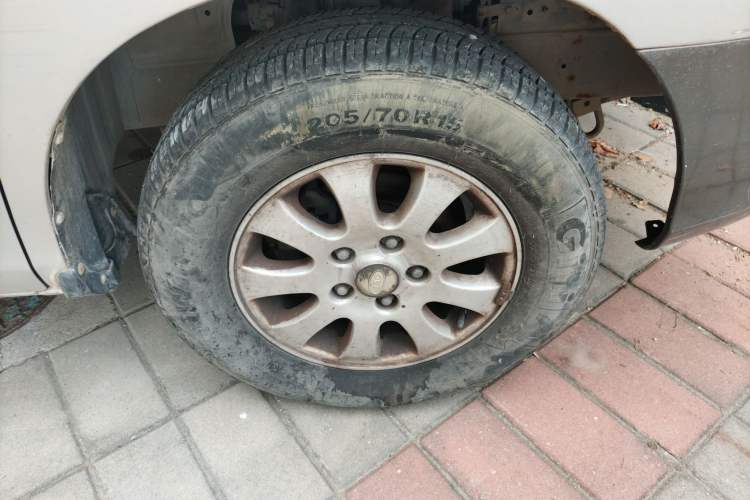 Used JAC Refine 2011 2.0L Shuttle Gasoline Standard Edition HFC4GA3
