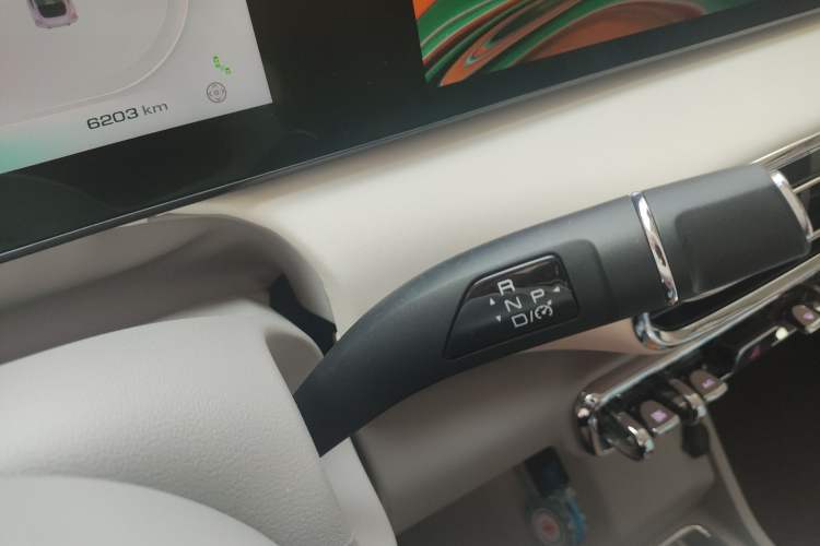 Used ORA Ballet Cat 2022 401 km Nutcracker Edition
