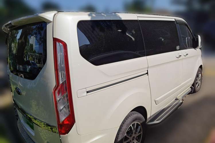 Used Ford Tourneo Custom 2017 2.0T Automatic Elite Version
