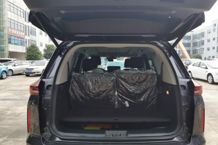 Used EXEED Lanyue 2021 400T Two-Wheel-Drive Xingrui Pro Edition 7-Seater
