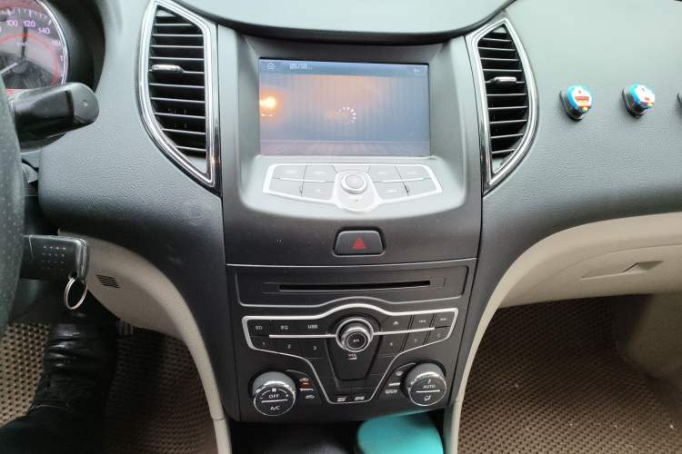 Used Bestune B50 2013 1.6L automatic luxury version
