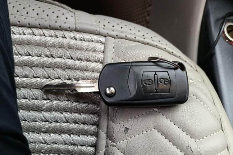 Used Bestune B50 2013 1.6L automatic luxury version
