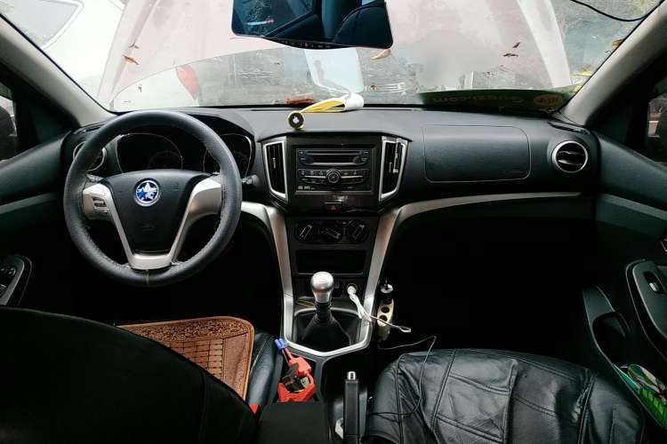 Used Venucia T70 2015 2.0L Manual RuiQu Version