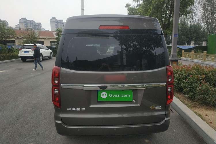 Used Jinbei Gold Hiace 2021 1.5L Passenger Van Travel Lion 7-Seater
