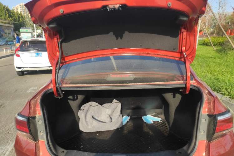 Used Venucia D60 2018 1.6L Manual Smart Connect Elite Edition Trunk