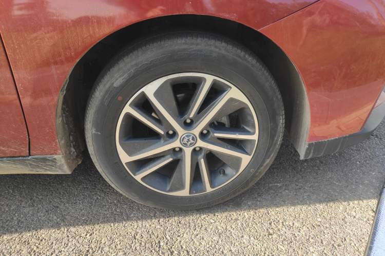 Used Venucia D60 2018 1.6L Manual Smart Connect Elite Edition Right Front Wheel Hub