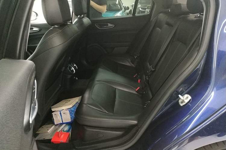 Used Alfa Romeo Giulia 2017 2.0T 280HP Luxury Edition
