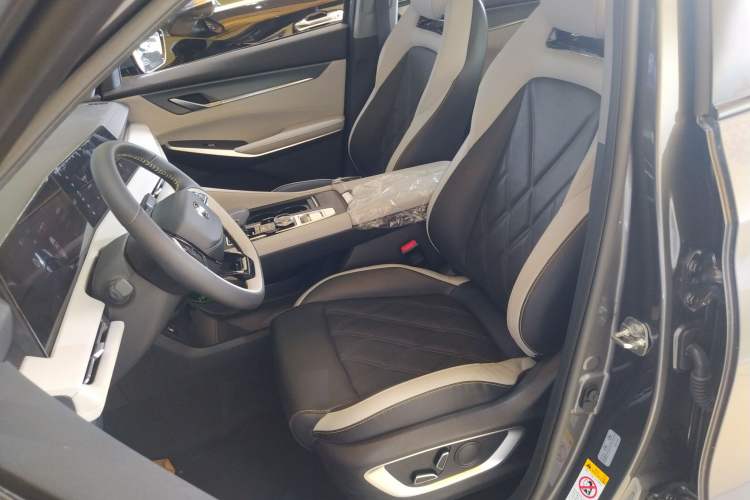 Used Changan CS75 PLUS iDD 2023 ZhiDian iDD Smart Leading Model
