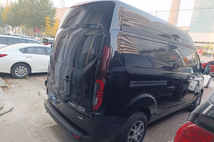 Used Ford Transit 2023 2.0T Diesel Manual Multifunction Commercial Vehicle Mid-axle Mid-roof 5/6 Seats
