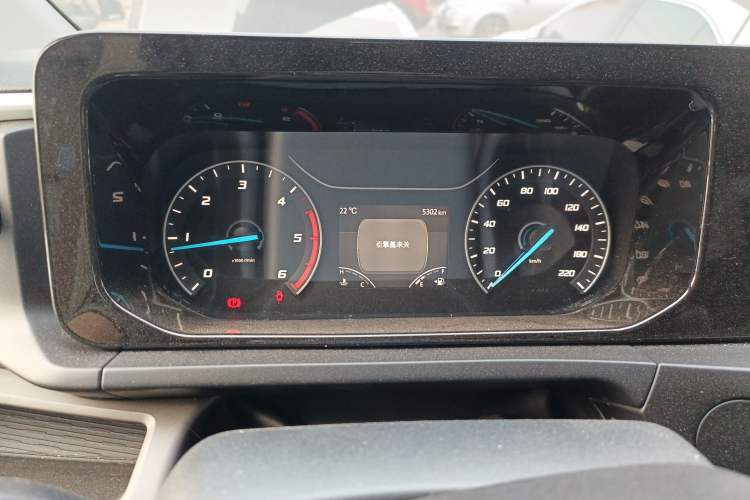 Used Ford Transit 2023 2.0T Diesel Manual Multifunction Commercial Vehicle Mid-axle Mid-roof 5/6 Seats
