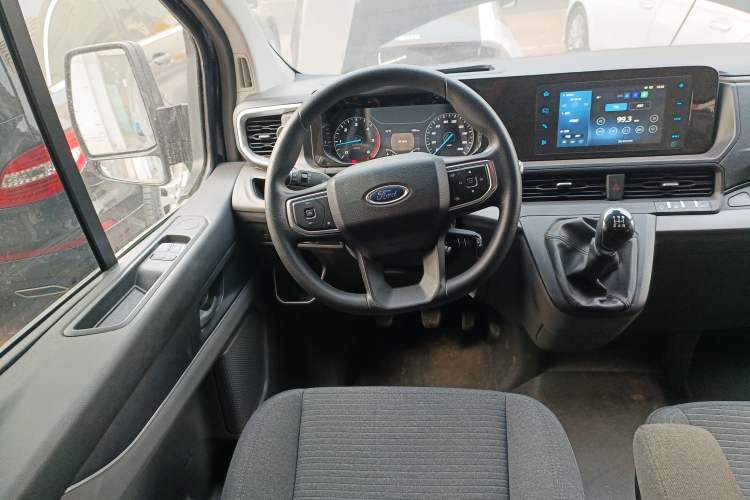 Used Ford Transit 2023 2.0T Diesel Manual Multifunction Commercial Vehicle Mid-axle Mid-roof 5/6 Seats
