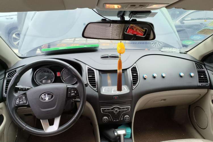 Used Bestune B50 2013 1.6L automatic luxury version
