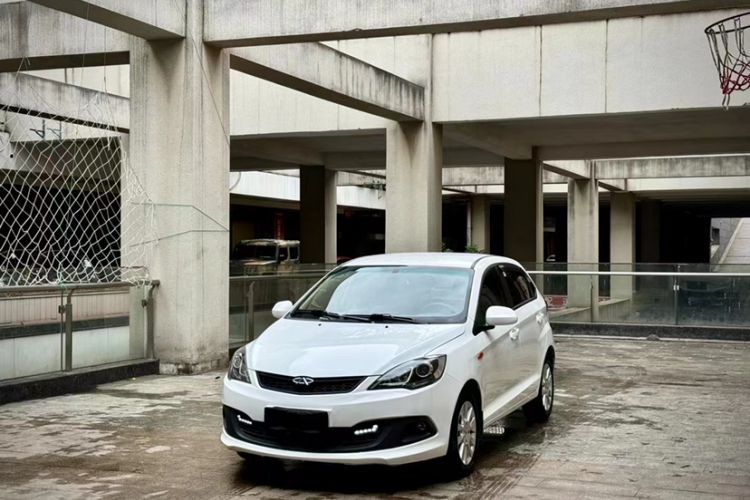 Used Chery Fengyun 2 2013 Hatchback 1.5L Manual Ruiyi Edition