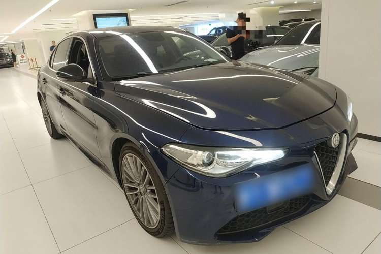 Used Alfa Romeo Giulia 2017 2.0T 280HP Luxury Edition
