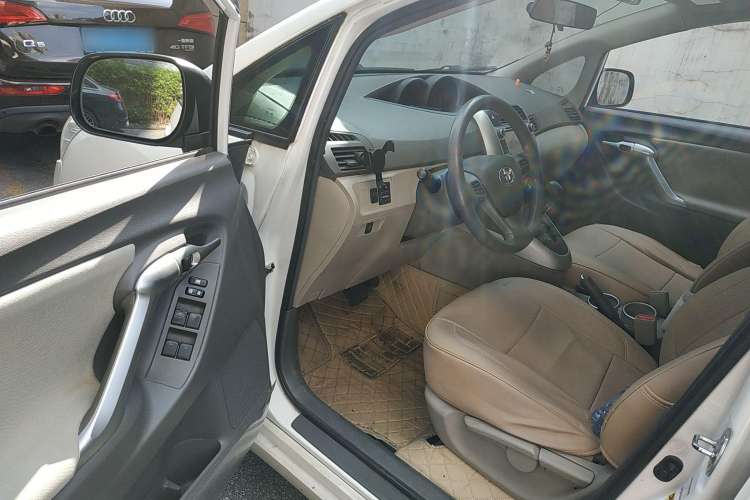 Used Toyota Verso 2014 Starlight 180G CVT Comfort Edition
