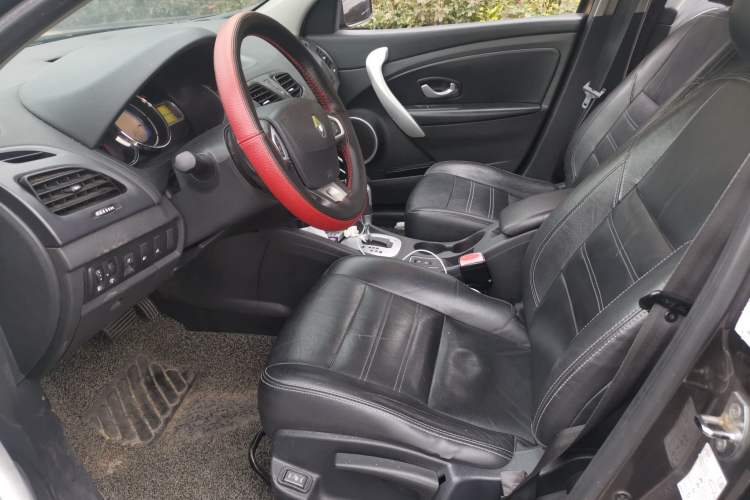 Used Renault Fluence 2013 2.0L Fashion Edition
