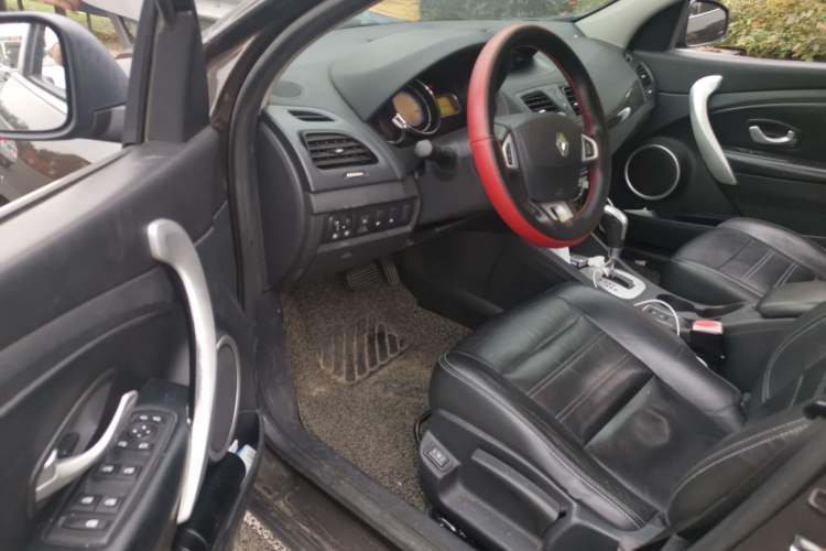 Used Renault Fluence 2013 2.0L Fashion Edition
