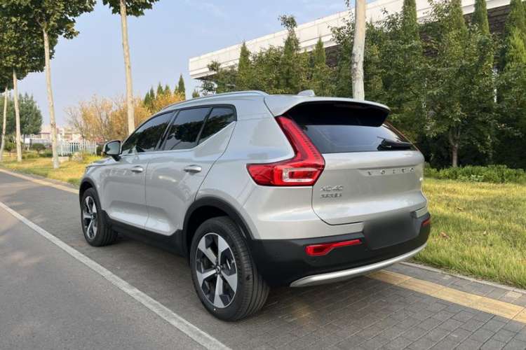 Used Volvo XC40 2023 B4 4x4 Smart Luxury Edition
