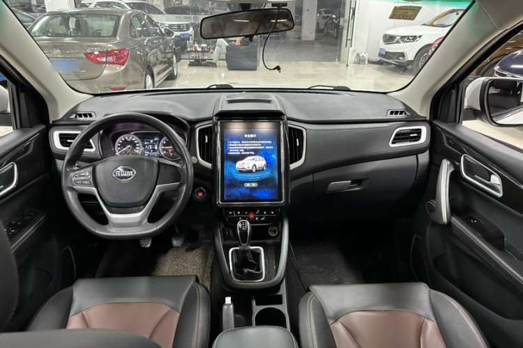 Used SWM X7 2020 2.0L Manual Comfort Version 7 Seats