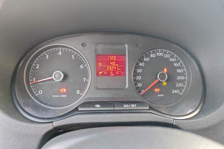 Used Volkswagen Polo 2012 1.6L Cross Polo MT
