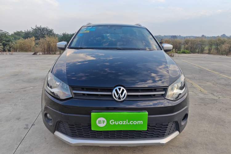 Used Volkswagen Polo 2012 1.6L Cross Polo MT
