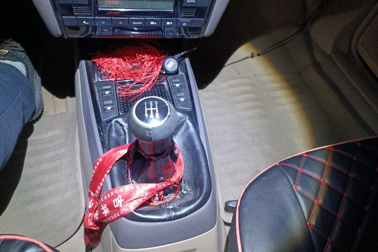 Used Volkswagen Santana Vista 2008 1.8L Manual Comfort Edition Gear Lever