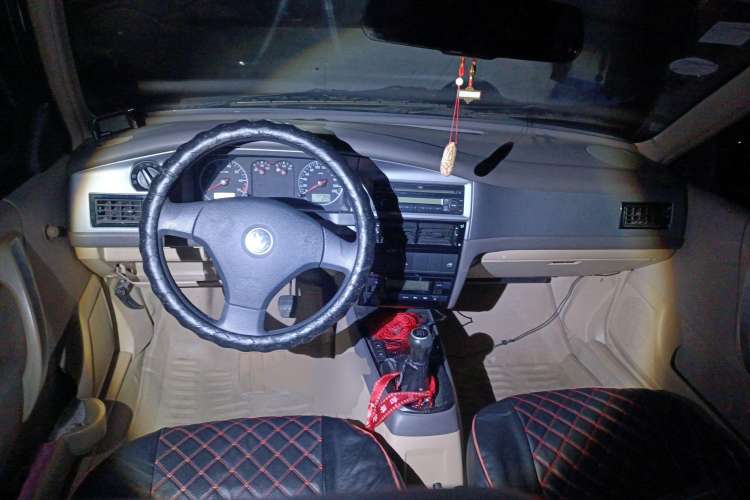 Used Volkswagen Santana Vista 2008 1.8L Manual Comfort Edition Center Console