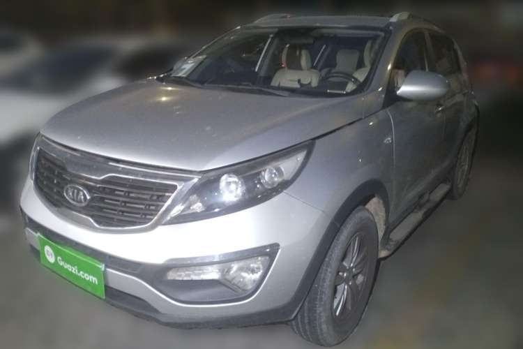 Used Kia Sportage R 2011 2.0L Manual Two-Wheel Drive GL Trim