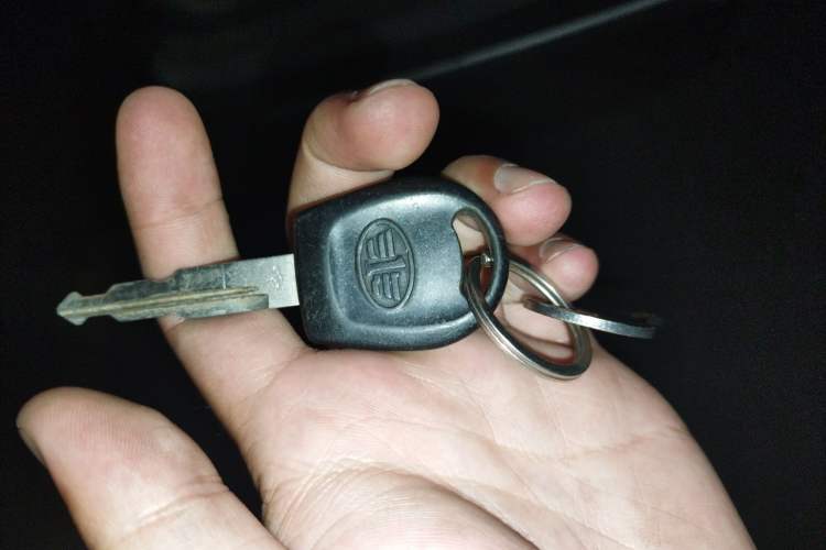 Used FAW Senya S80 2013 1.5L Manual 5-Seat Urban Fashion Edition
