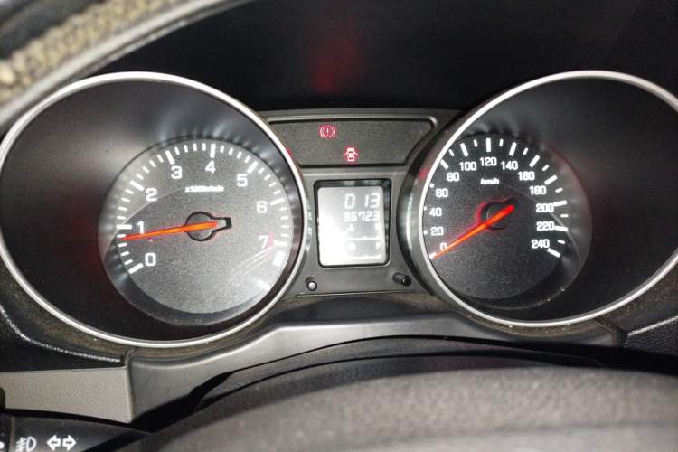 Used FAW Senya S80 2013 1.5L Manual 5-Seat Urban Fashion Edition
