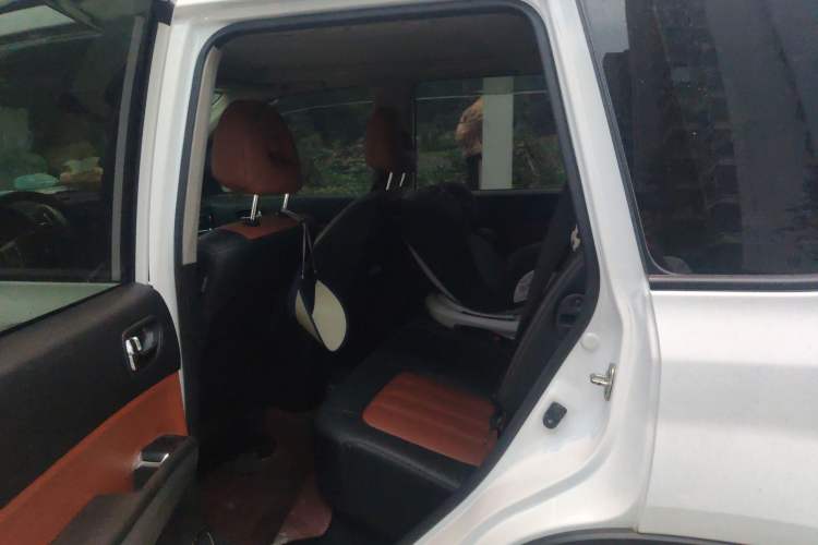 Used Dongfeng Fengdu MX6 2016 2.0L CVT Two-Wheel Drive Dream Edition