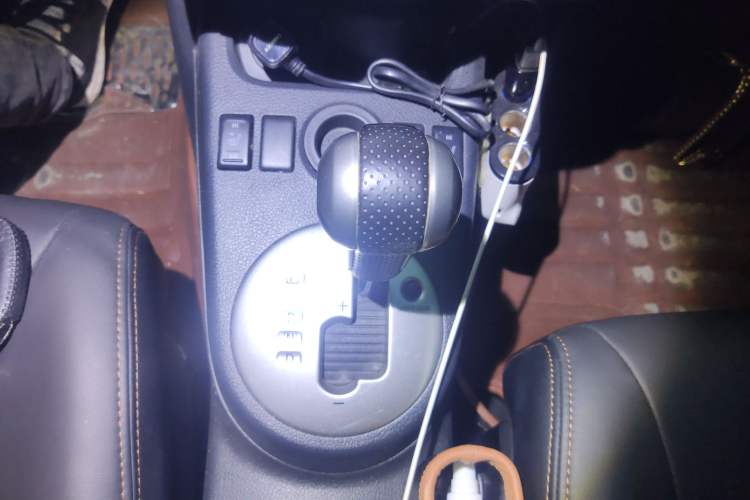 Used Dongfeng Fengdu MX6 2016 2.0L CVT Two-Wheel Drive Dream Edition