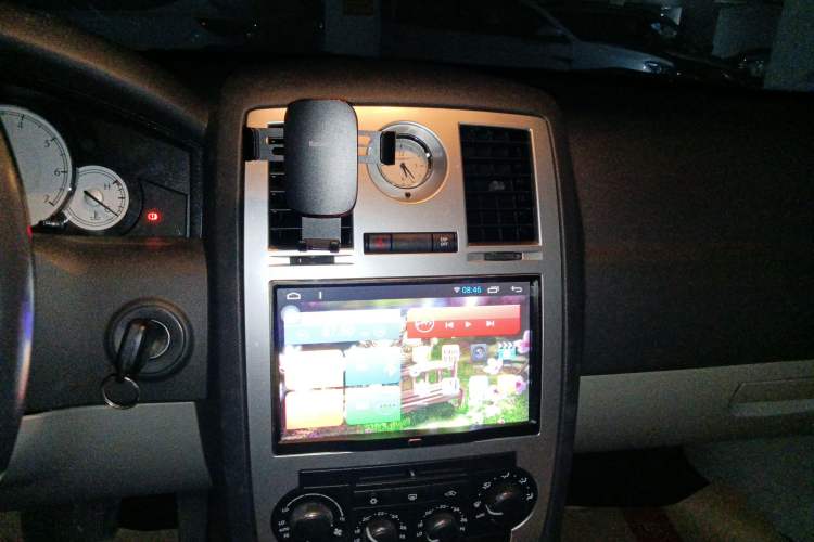 Used Chrysler 300C 2006 5.7L Luxury Navigation Edition