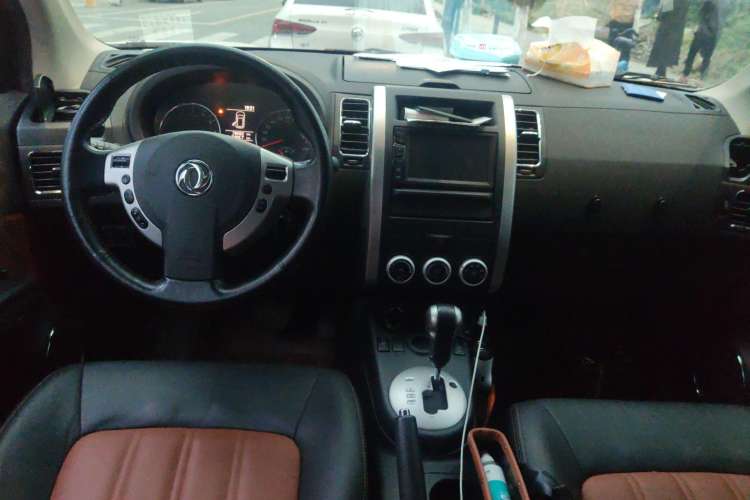 Used Dongfeng Fengdu MX6 2016 2.0L CVT Two-Wheel Drive Dream Edition