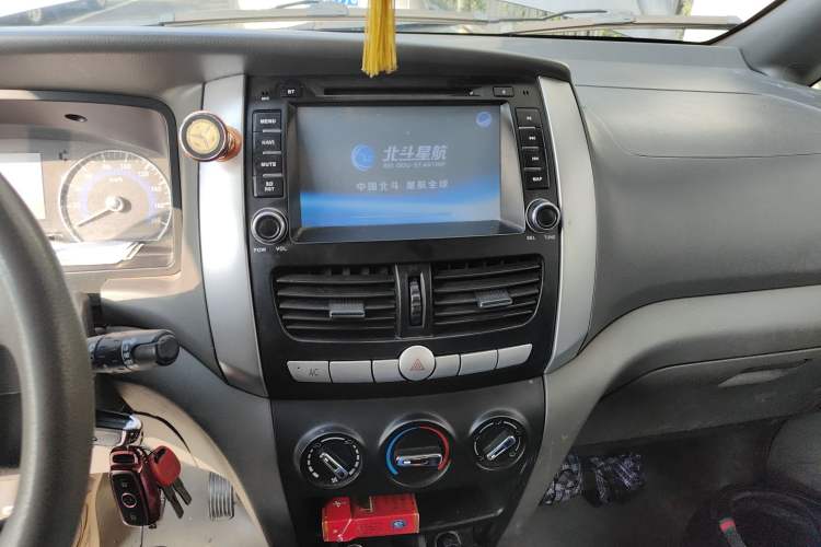 Used Dongfeng Shuaike 2014 1.6L Manual Comfort 7-Seater China IV Standard
