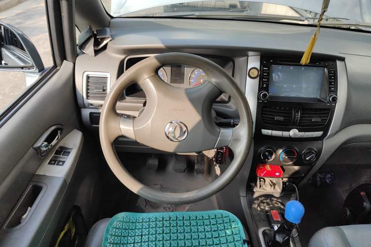 Used Dongfeng Shuaike 2014 1.6L Manual Comfort 7-Seater China IV Standard
