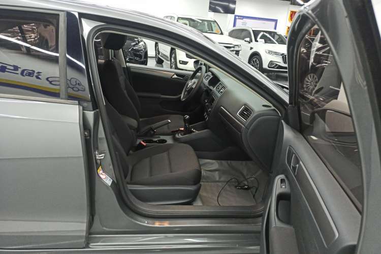 Used Volkswagen Sagitar 2012 1.6L Manual Fashion Edition Right Front Seat