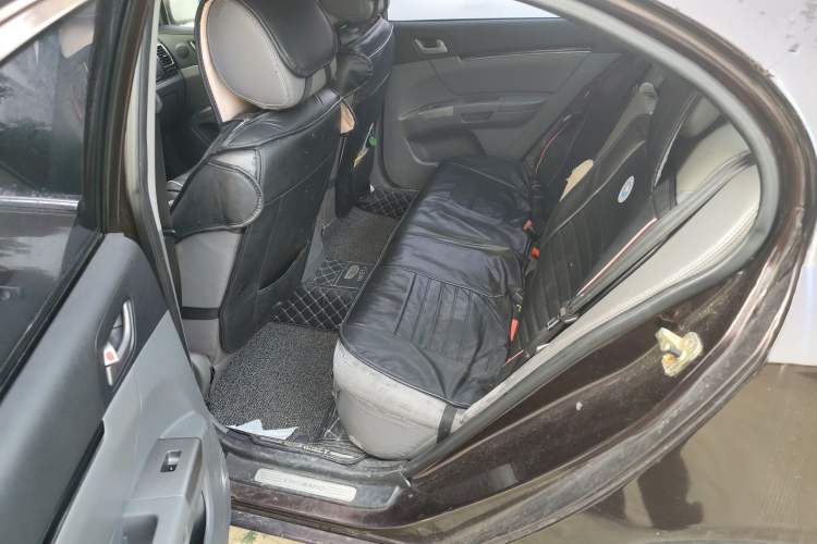 Used Geely Auto Classic Emgrand 2012 Sedan 1.8L Manual Luxury Model
