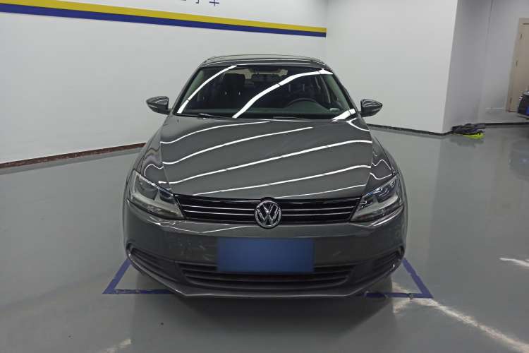 Used Volkswagen Sagitar 2012 1.6L Manual Fashion Edition Front