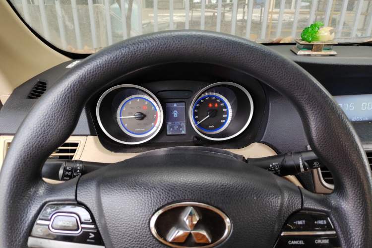 Used Soueast V5 Lingzhi 2014 1.5L CVT Comfort Model Instrument Cluster